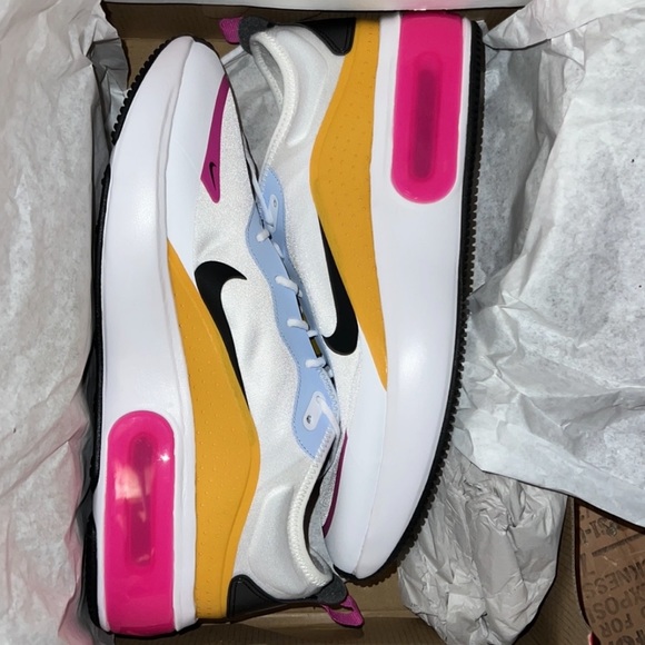 NIB Nike Air Max DiA sneaker due women’s SZ 11 Cj0636100 leather new in box - Picture 2 of 8